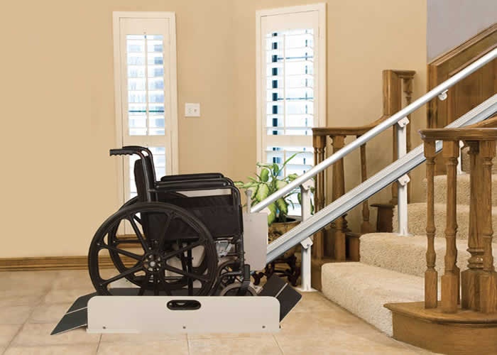 Treppenlift für Behinderte Aham, Vils